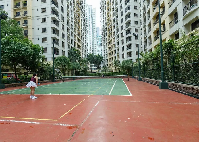 1br Forbeswood Heights In Bgc With 100mbps Manila