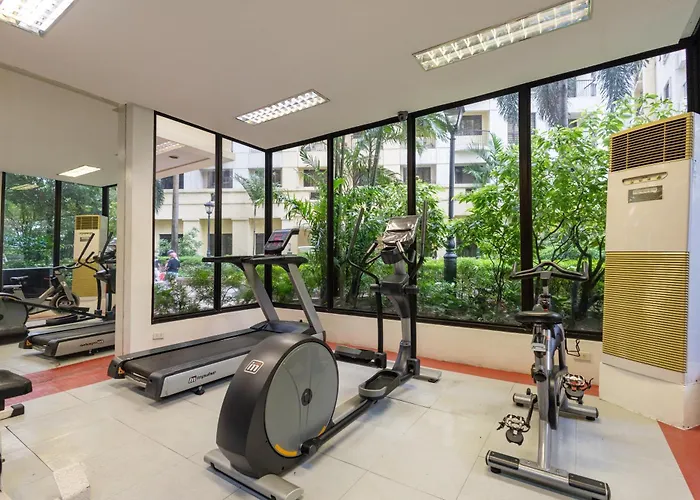 Apartamento 1br Forbeswood Heights In Bgc With 100mbps